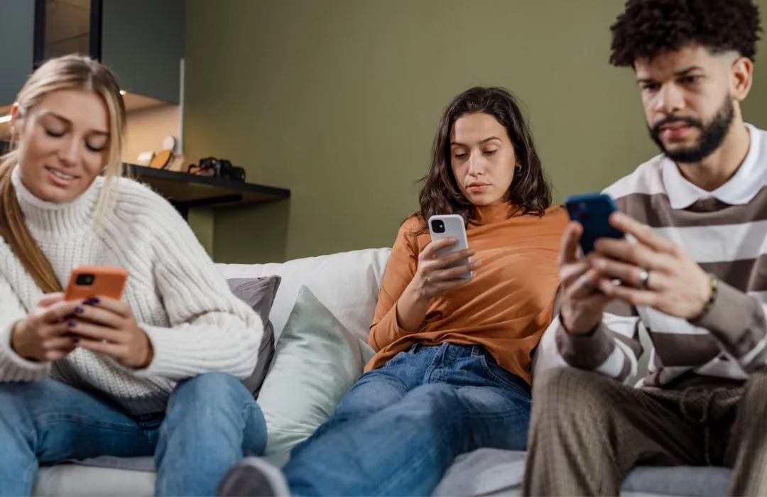 সামাজিক যোগাযোগমাধ্যমে আসক্তি